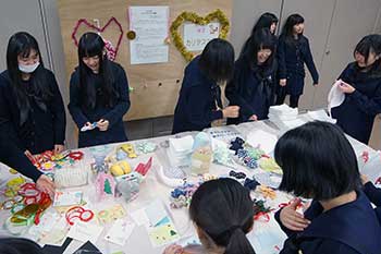 クリスマスプレゼント展示・施設訪問